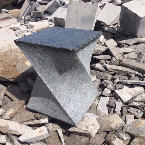 Bộ ghế đá granite đẹp khắc chéo - bộ bàn ghế đá granite tại Đà Nẵng